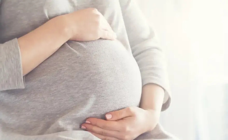 Szósty miesiąc ciąży - co dzieje się z mamą i dzieckiem?